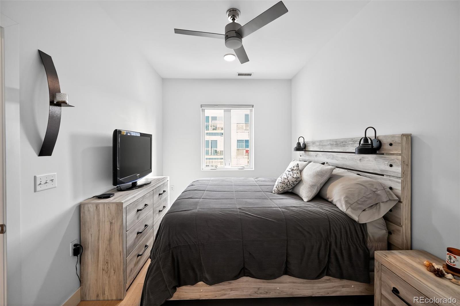 MLS Image #16 for 2530  lawrence street,denver, Colorado