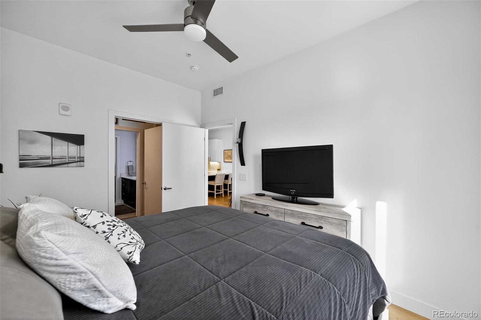 MLS Image #17 for 2530  lawrence street,denver, Colorado