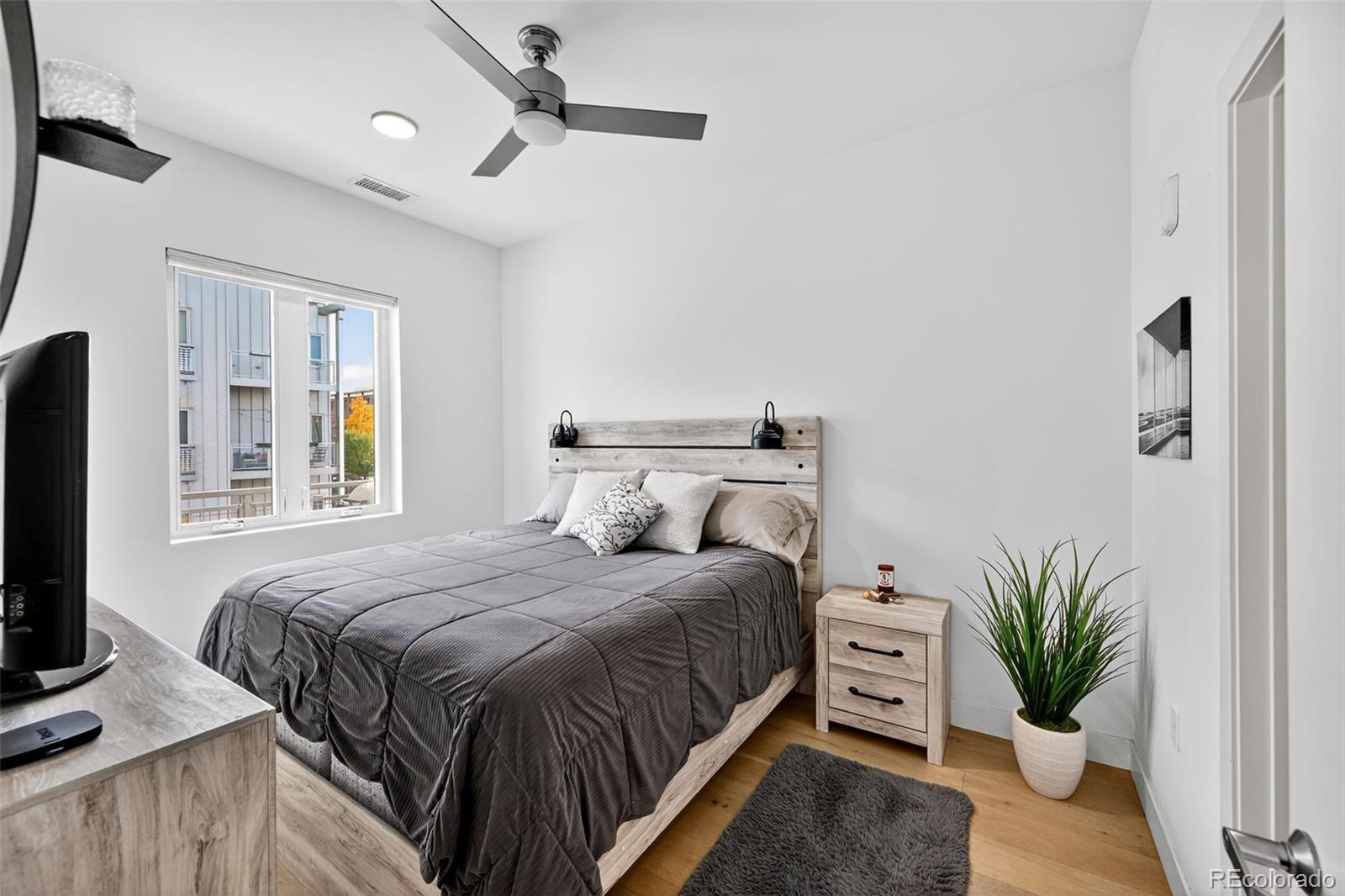 MLS Image #18 for 2530  lawrence street,denver, Colorado
