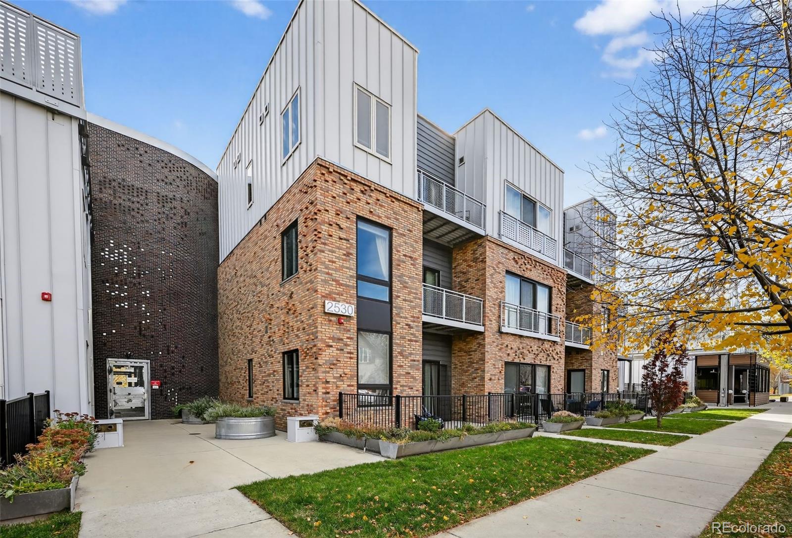 MLS Image #32 for 2530  lawrence street,denver, Colorado