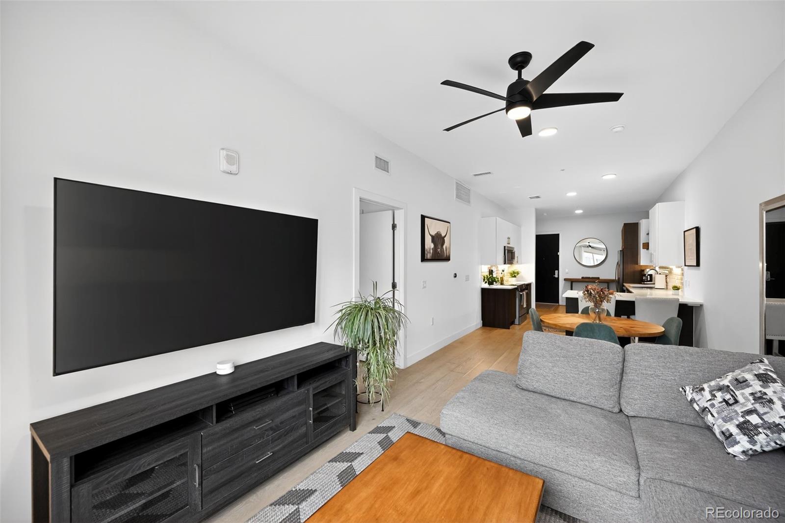 MLS Image #4 for 2530  lawrence street,denver, Colorado
