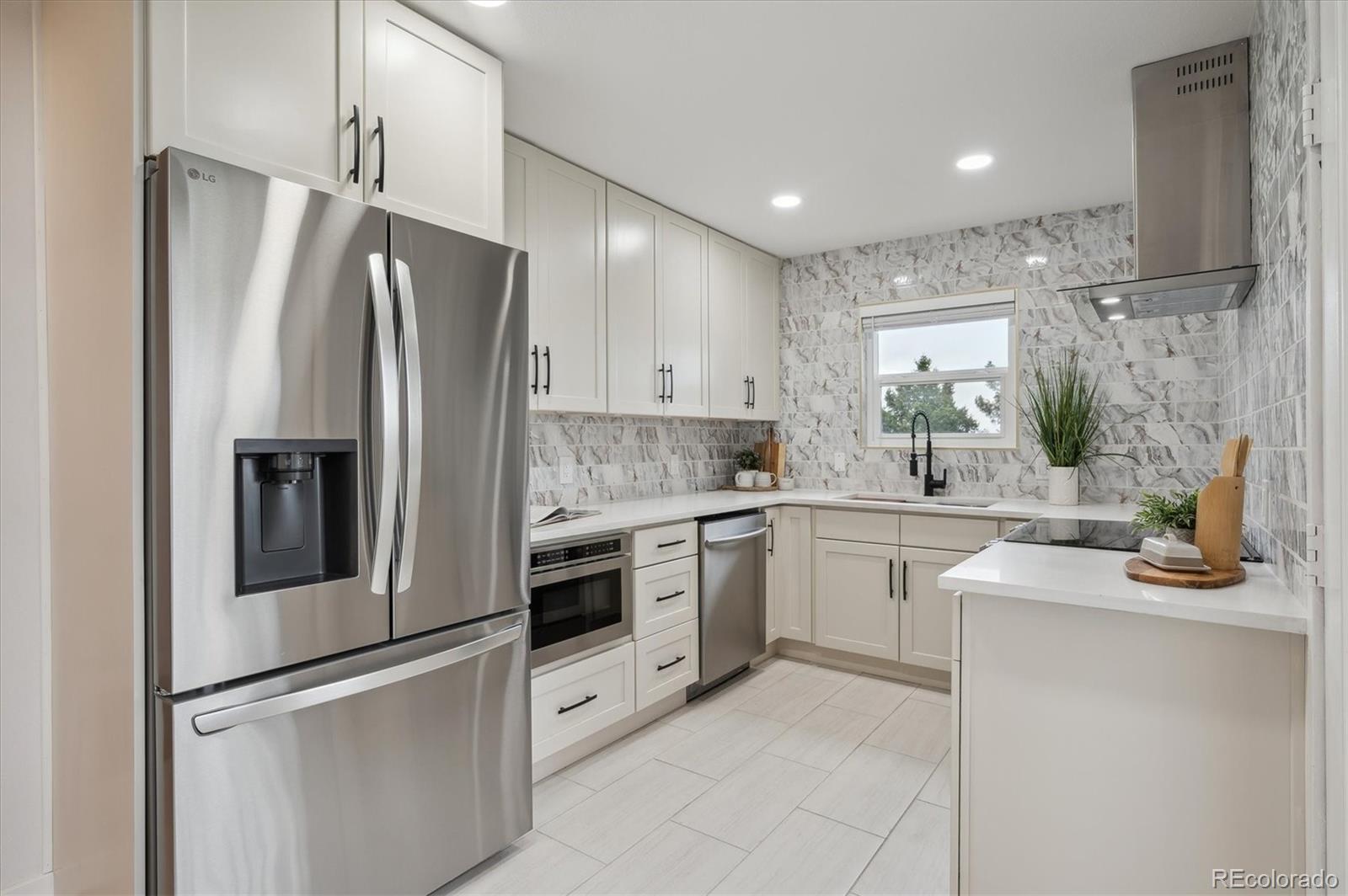 MLS Image #3 for 13910  blue jay lane,larkspur, Colorado