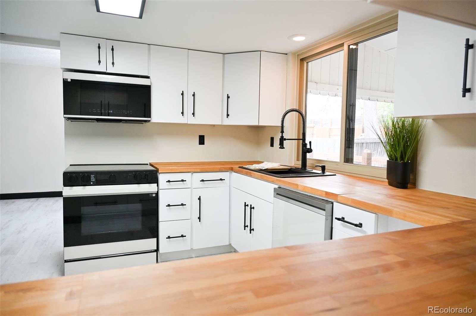 MLS Image #10 for 4690 w stanford avenue,denver, Colorado