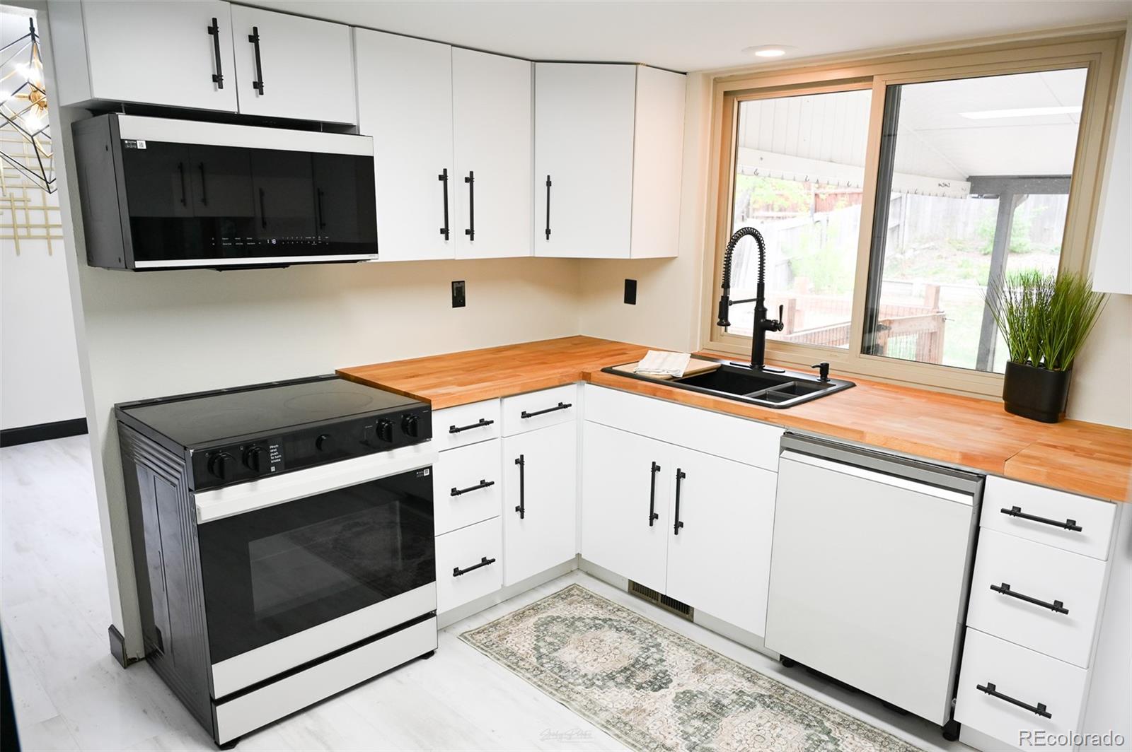 MLS Image #8 for 4690 w stanford avenue,denver, Colorado