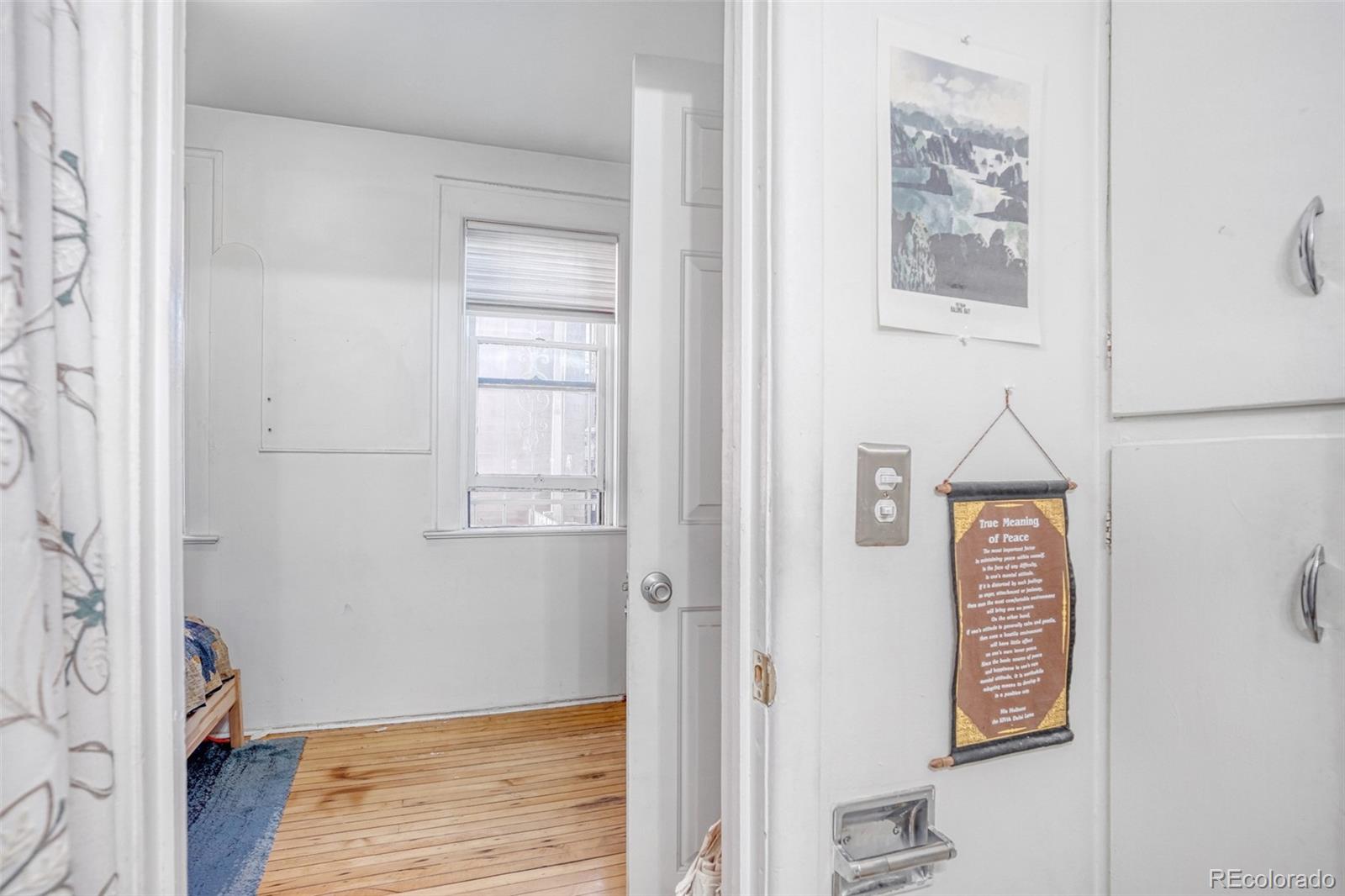 MLS Image #17 for 1120 n clarkson street,denver, Colorado