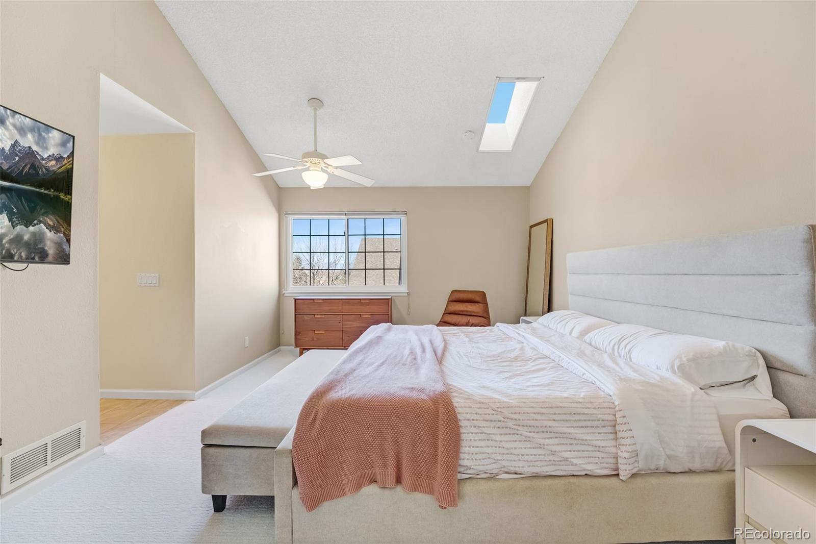 MLS Image #12 for 1470 s quebec way,denver, Colorado