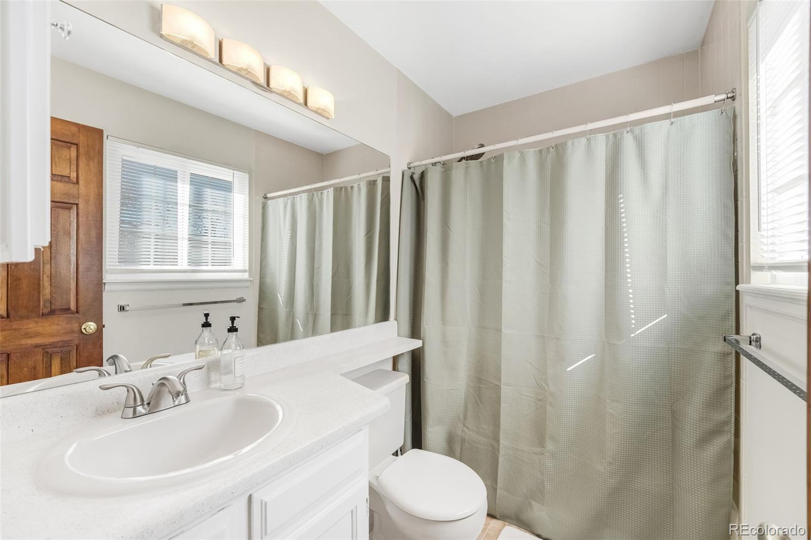 MLS Image #16 for 1470 s quebec way,denver, Colorado