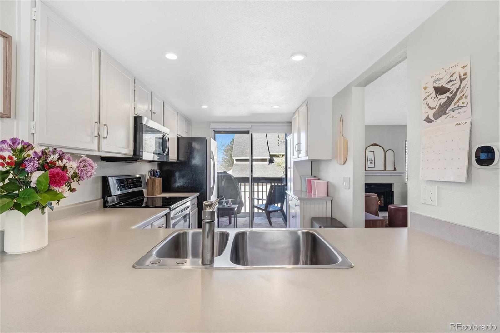 MLS Image #4 for 1470 s quebec way,denver, Colorado