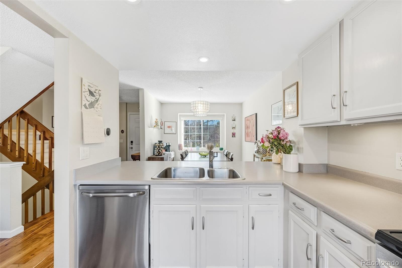 MLS Image #6 for 1470 s quebec way,denver, Colorado