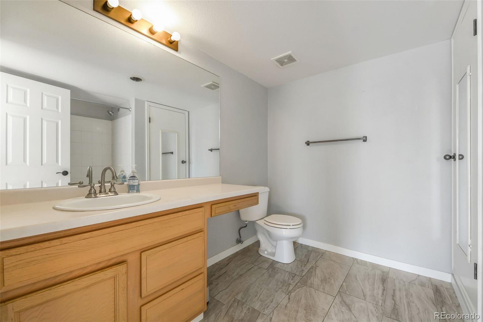 MLS Image #13 for 12555 e tennessee circle,aurora, Colorado