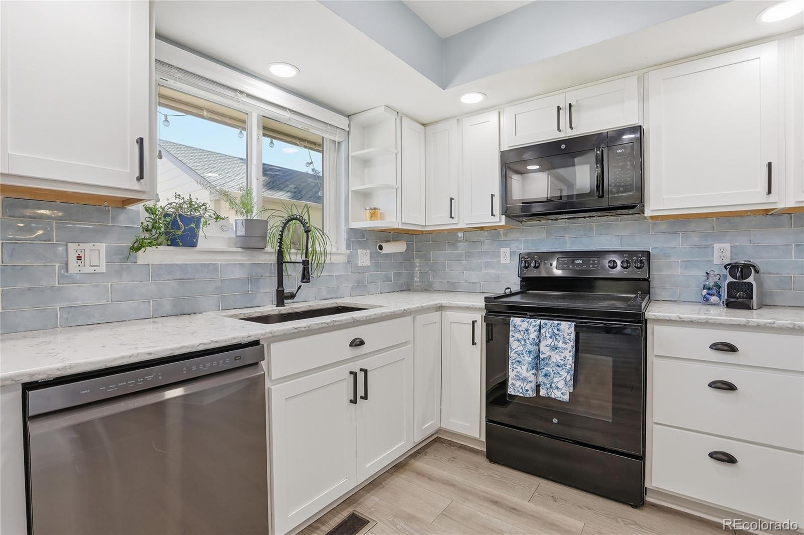 MLS Image #12 for 6937 e briarwood drive,centennial, Colorado