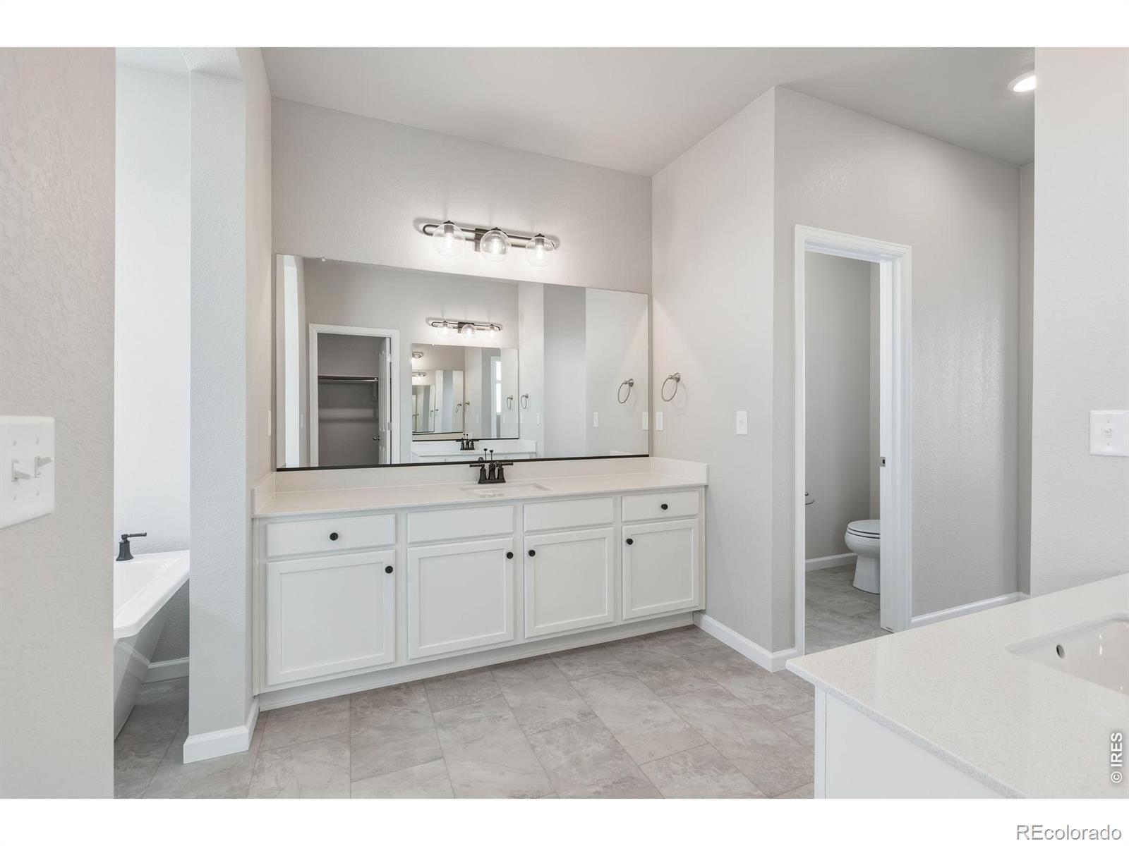 MLS Image #18 for 24317 e river front drive,aurora, Colorado