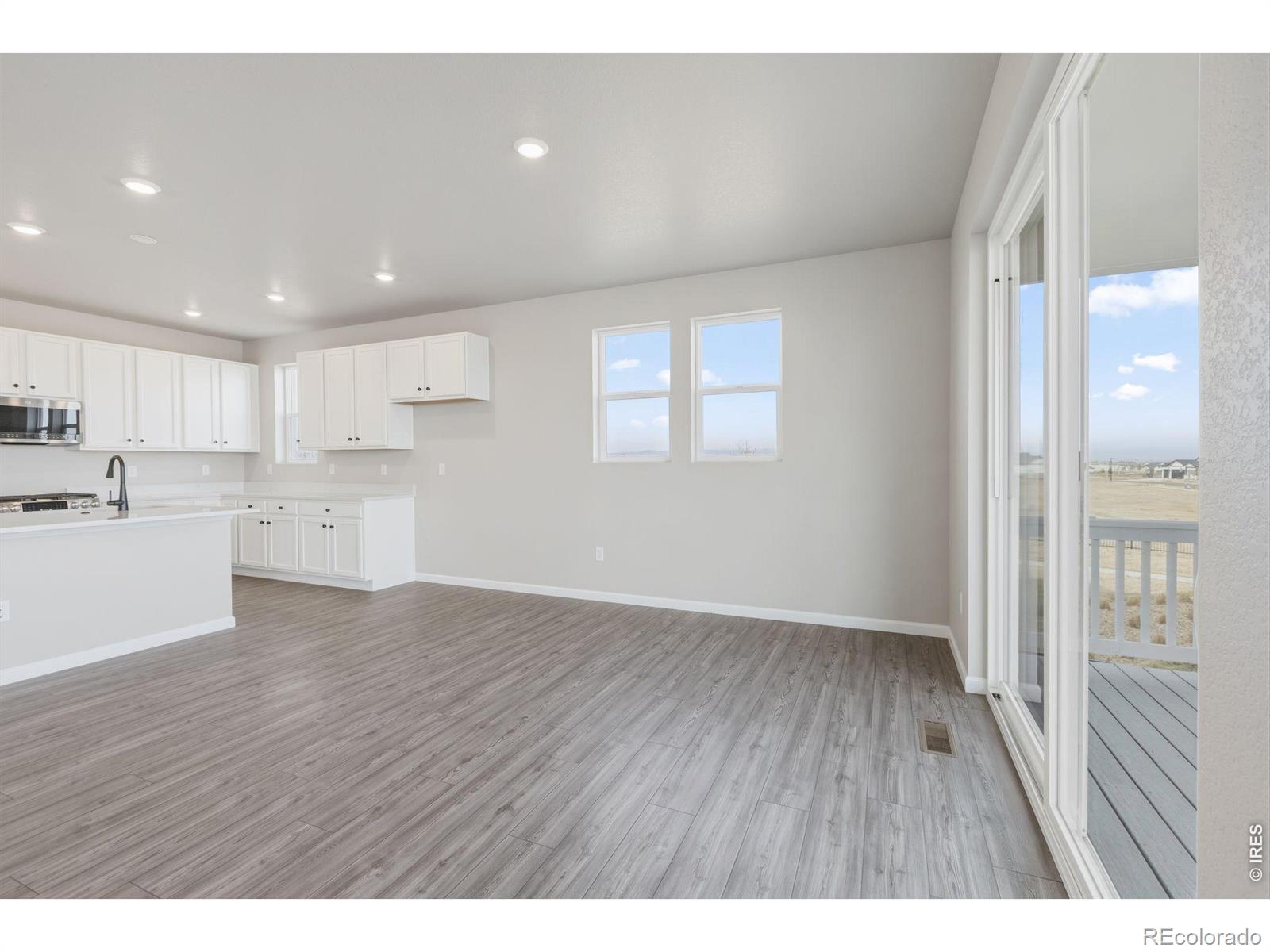 MLS Image #7 for 24317 e river front drive,aurora, Colorado