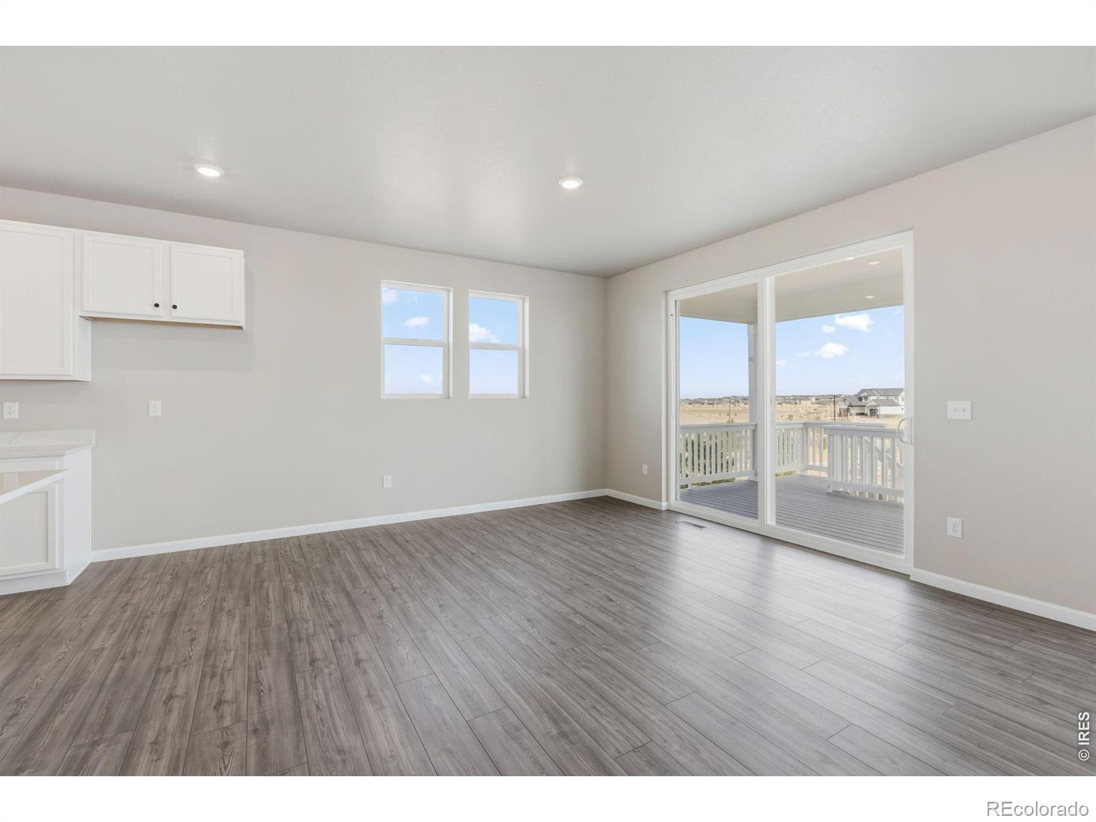 MLS Image #8 for 24317 e river front drive,aurora, Colorado
