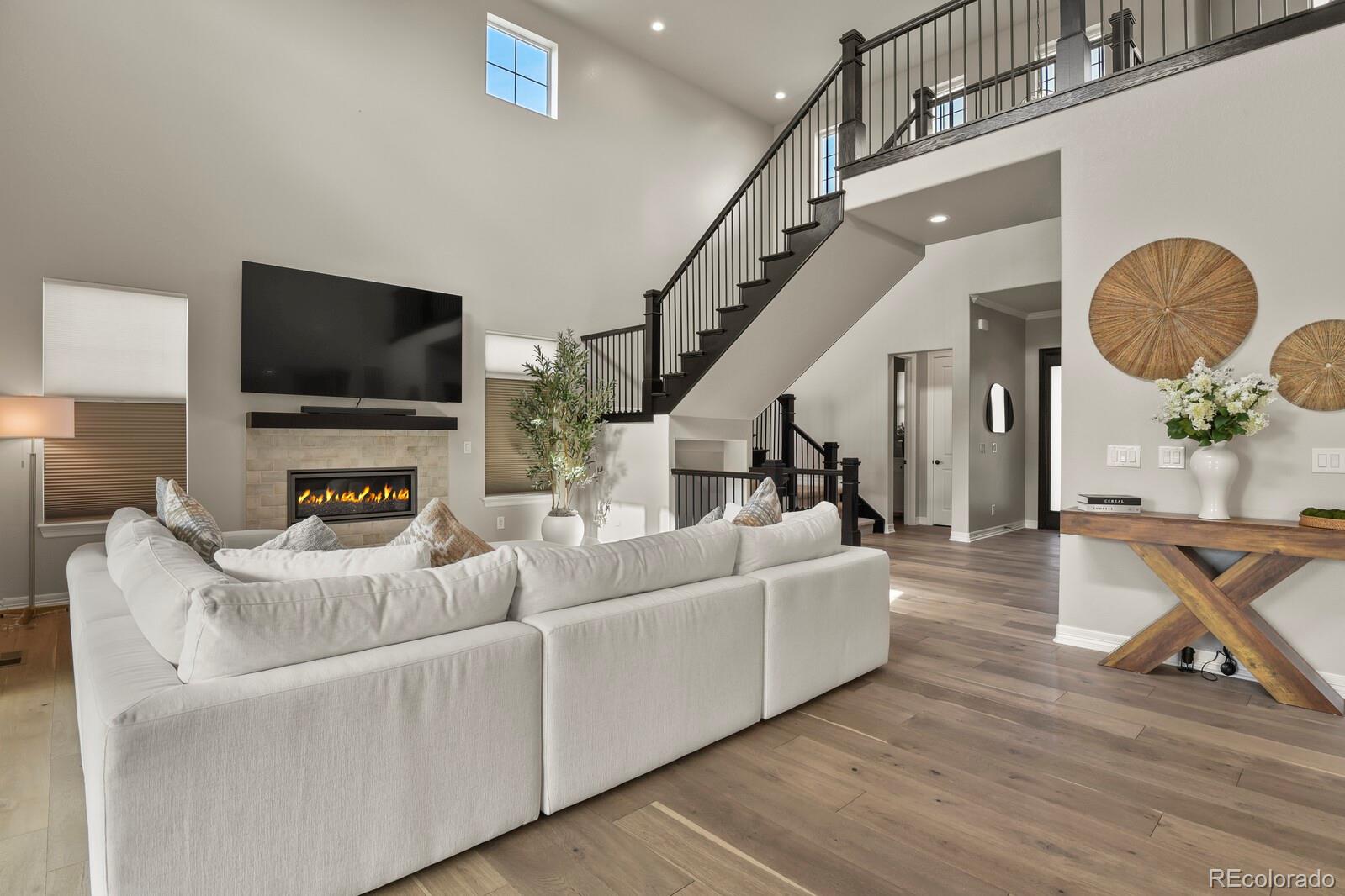 MLS Image #14 for 27500 e lakeview drive,aurora, Colorado
