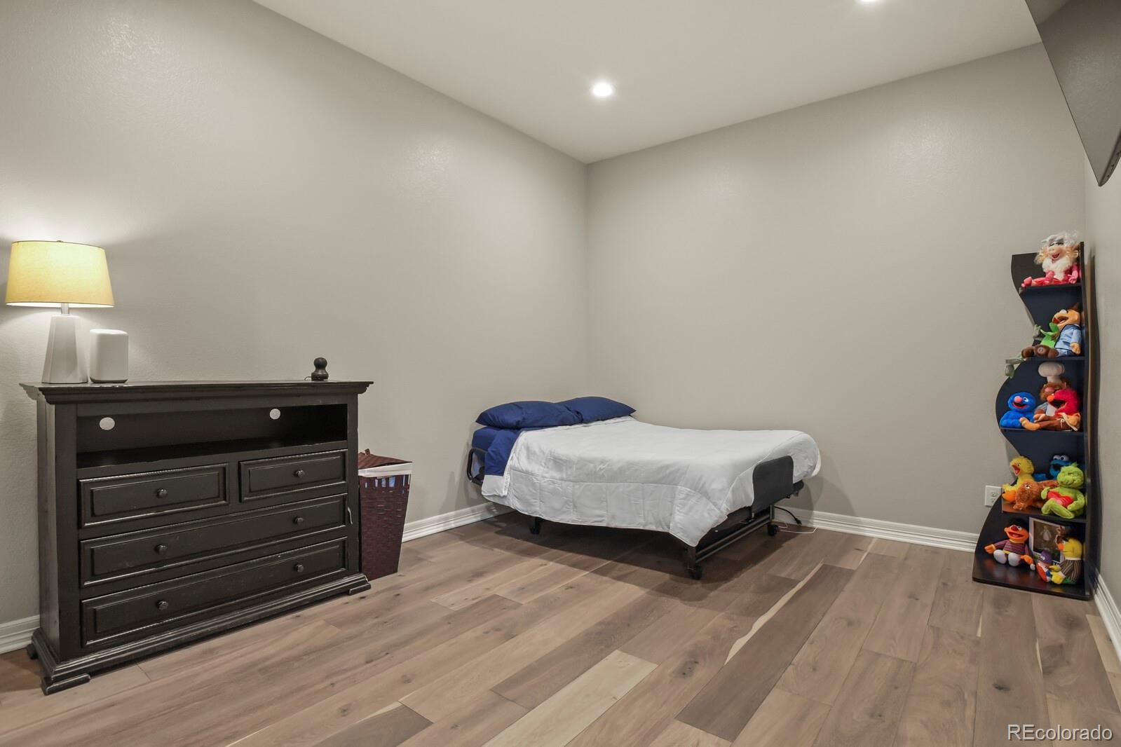 MLS Image #20 for 27500 e lakeview drive,aurora, Colorado