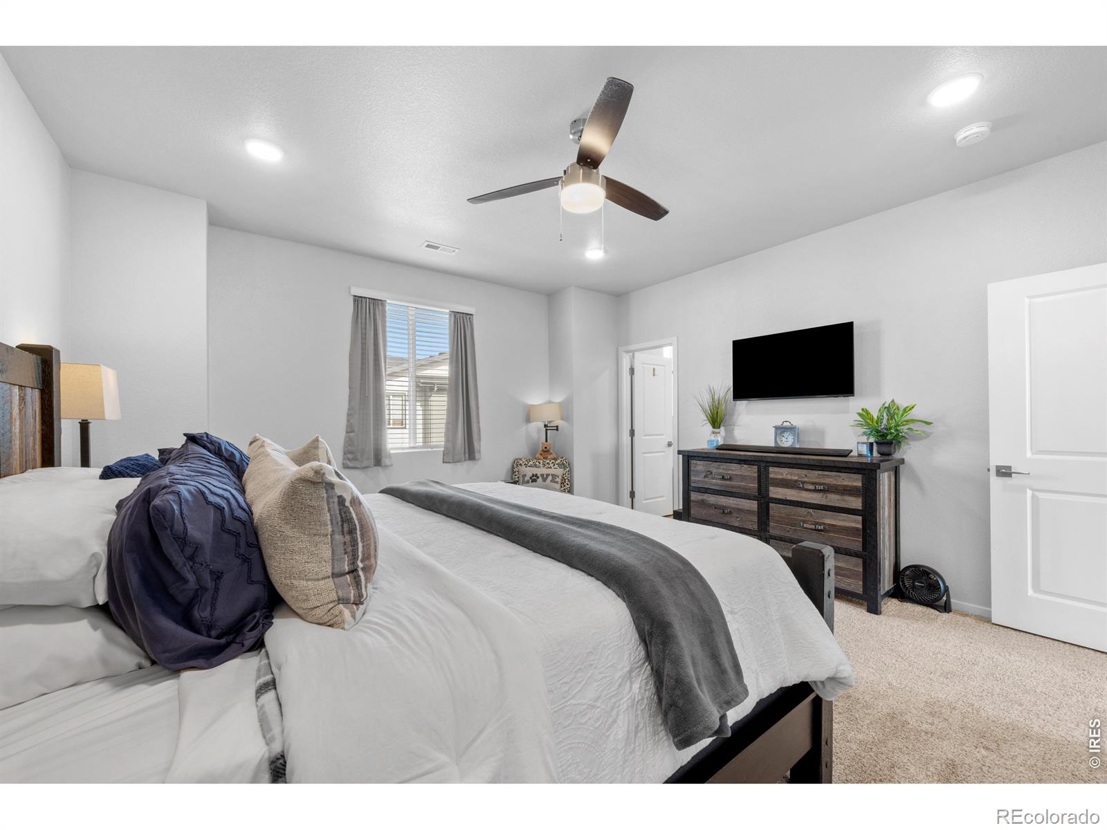 MLS Image #13 for 1821  bounty drive,windsor, Colorado