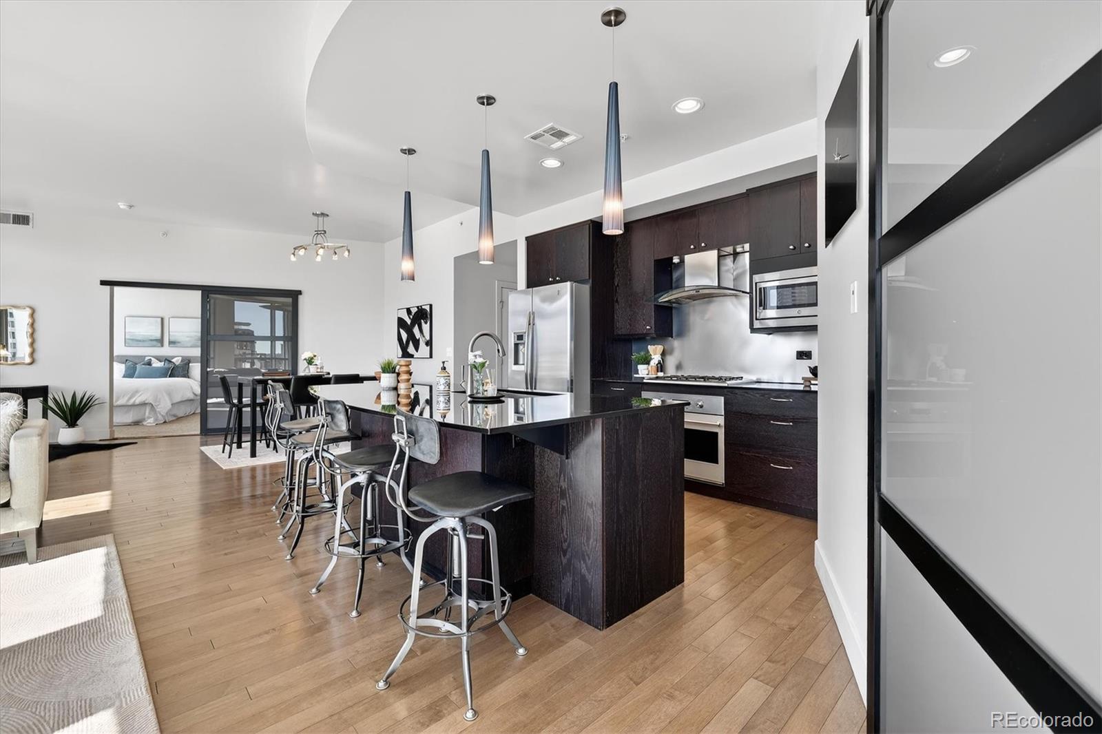 MLS Image #10 for 2001  lincoln street 810,denver, Colorado