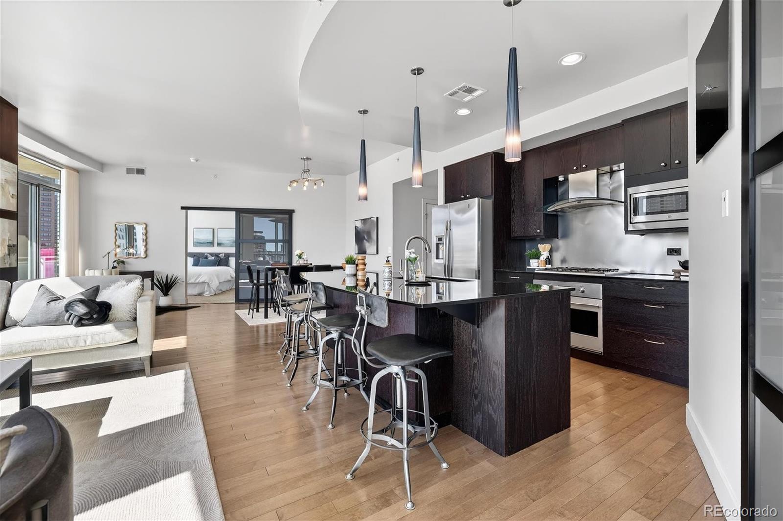 MLS Image #11 for 2001  lincoln street 810,denver, Colorado