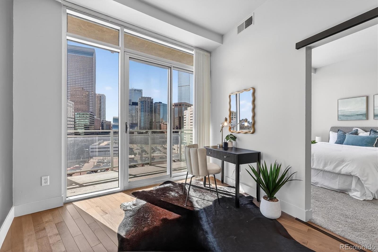 MLS Image #18 for 2001  lincoln street 810,denver, Colorado