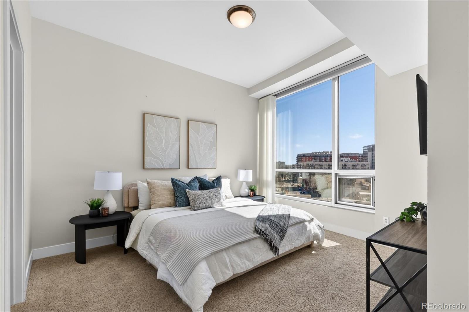 MLS Image #26 for 2001  lincoln street 810,denver, Colorado