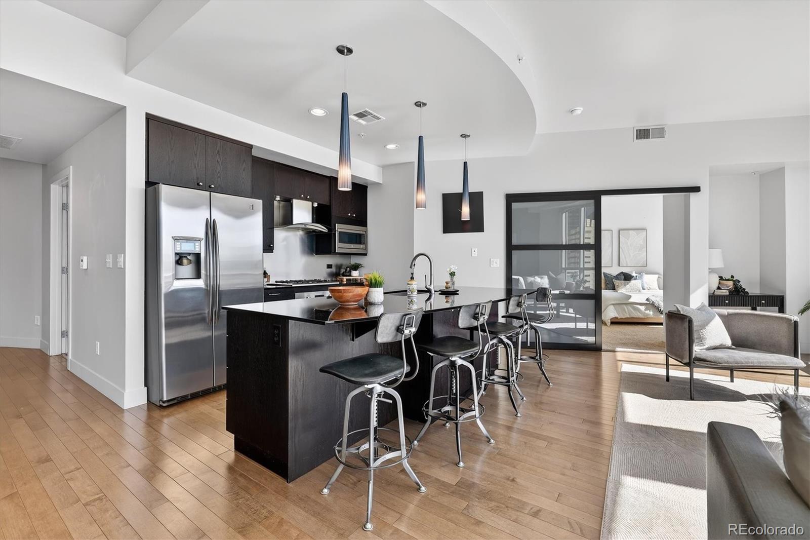 MLS Image #8 for 2001  lincoln street 810,denver, Colorado