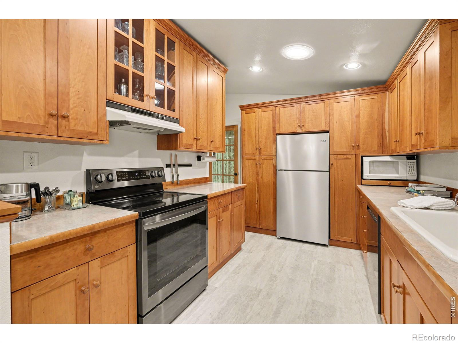 MLS Image #4 for 1021  charlotte street,johnstown, Colorado