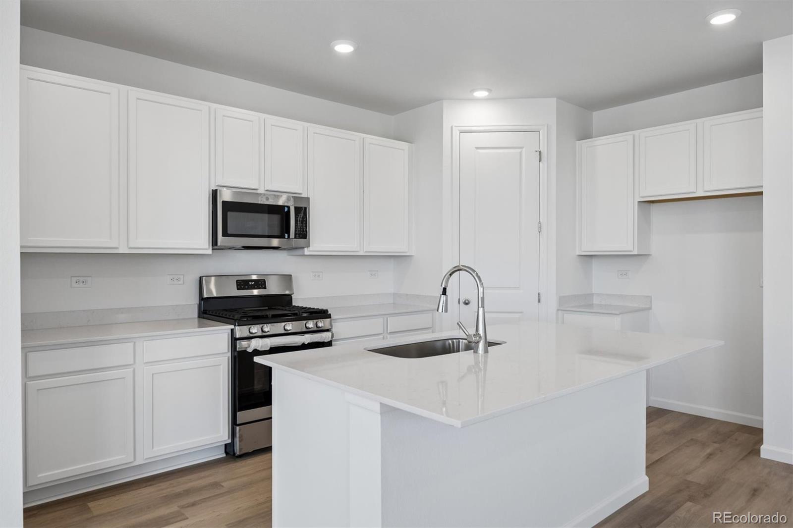 MLS Image #11 for 4220  orangewood drive,johnstown, Colorado