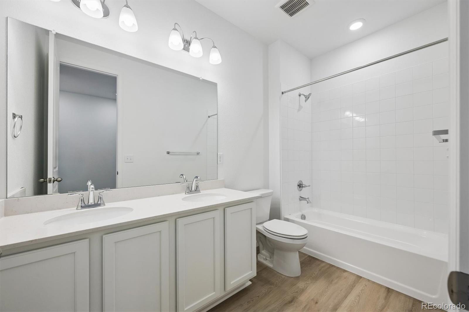 MLS Image #4 for 4220  orangewood drive,johnstown, Colorado