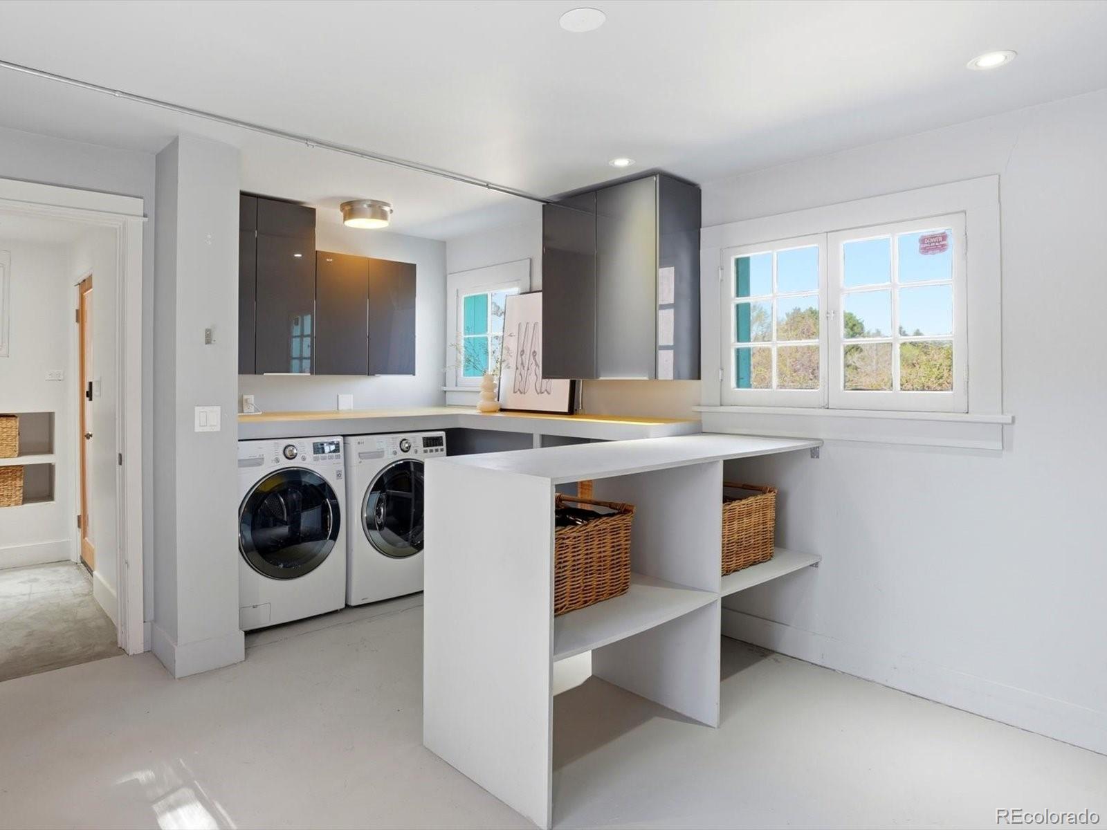 MLS Image #11 for 390  ash street,denver, Colorado