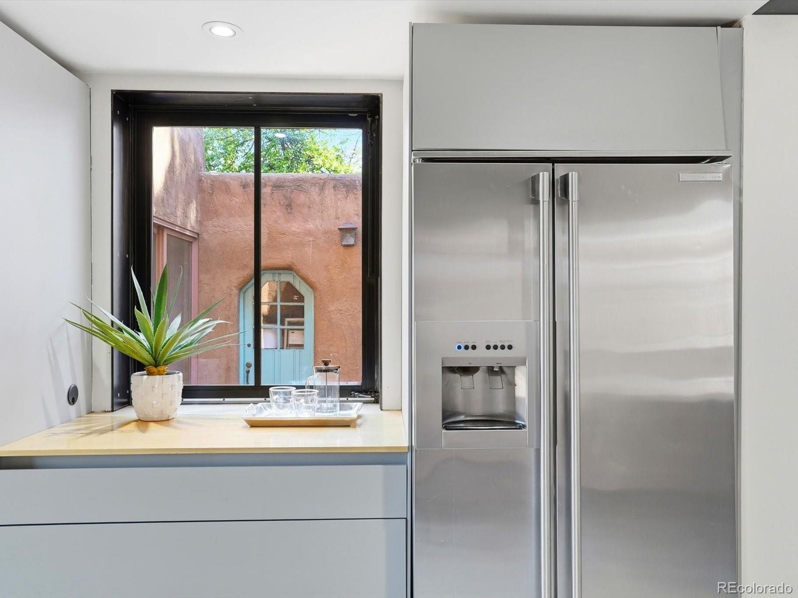 MLS Image #9 for 390  ash street,denver, Colorado