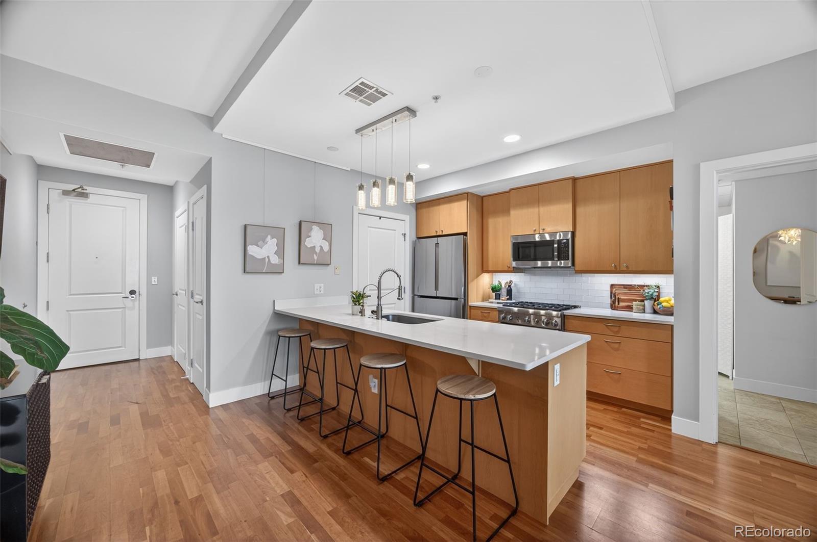 MLS Image #2 for 2001  lincoln street,denver, Colorado