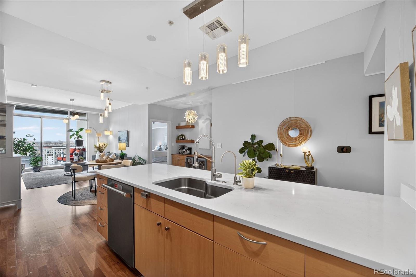 MLS Image #4 for 2001  lincoln street,denver, Colorado