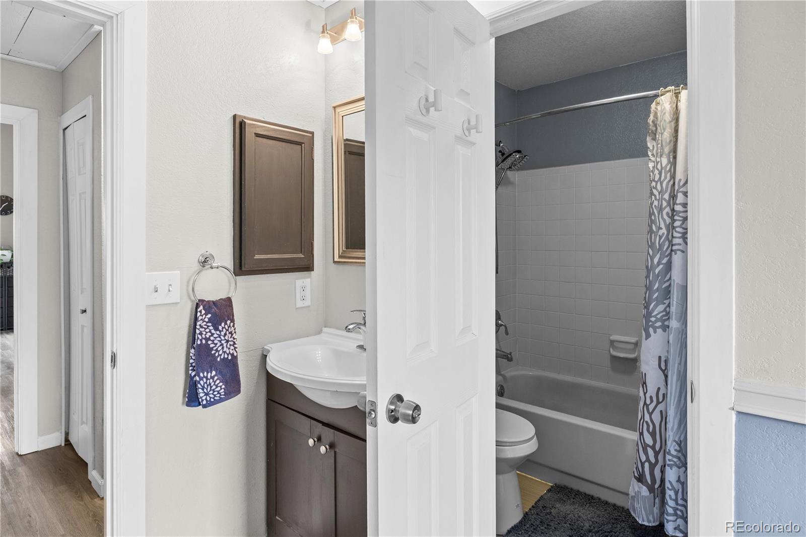 MLS Image #17 for 2597 e nichols circle,centennial, Colorado