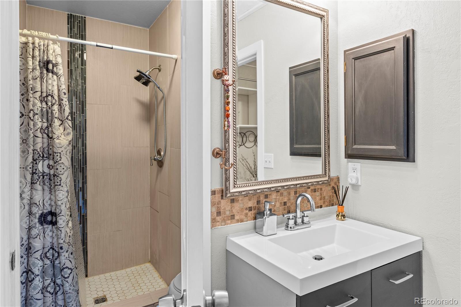 MLS Image #19 for 2597 e nichols circle,centennial, Colorado