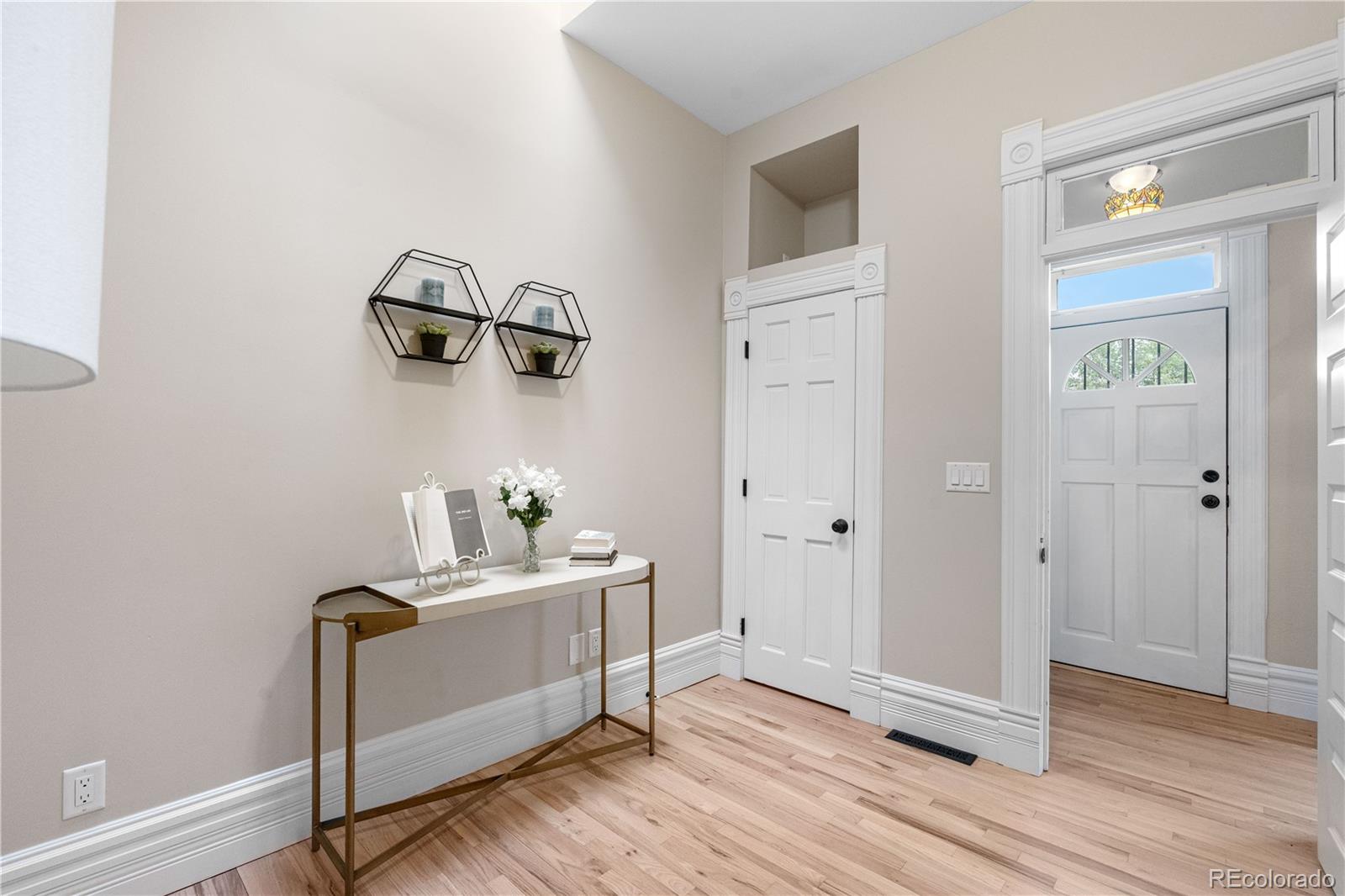 MLS Image #4 for 328 e dakota avenue,denver, Colorado