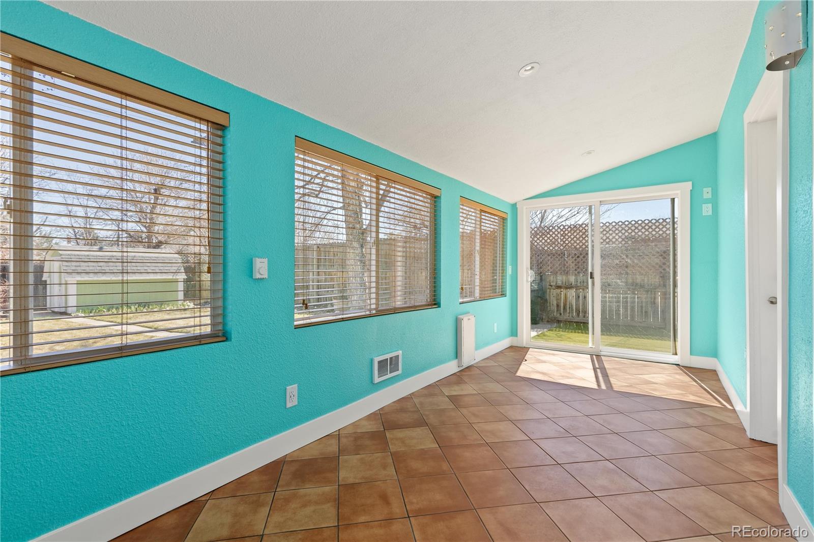 MLS Image #11 for 1496 s locust street,denver, Colorado