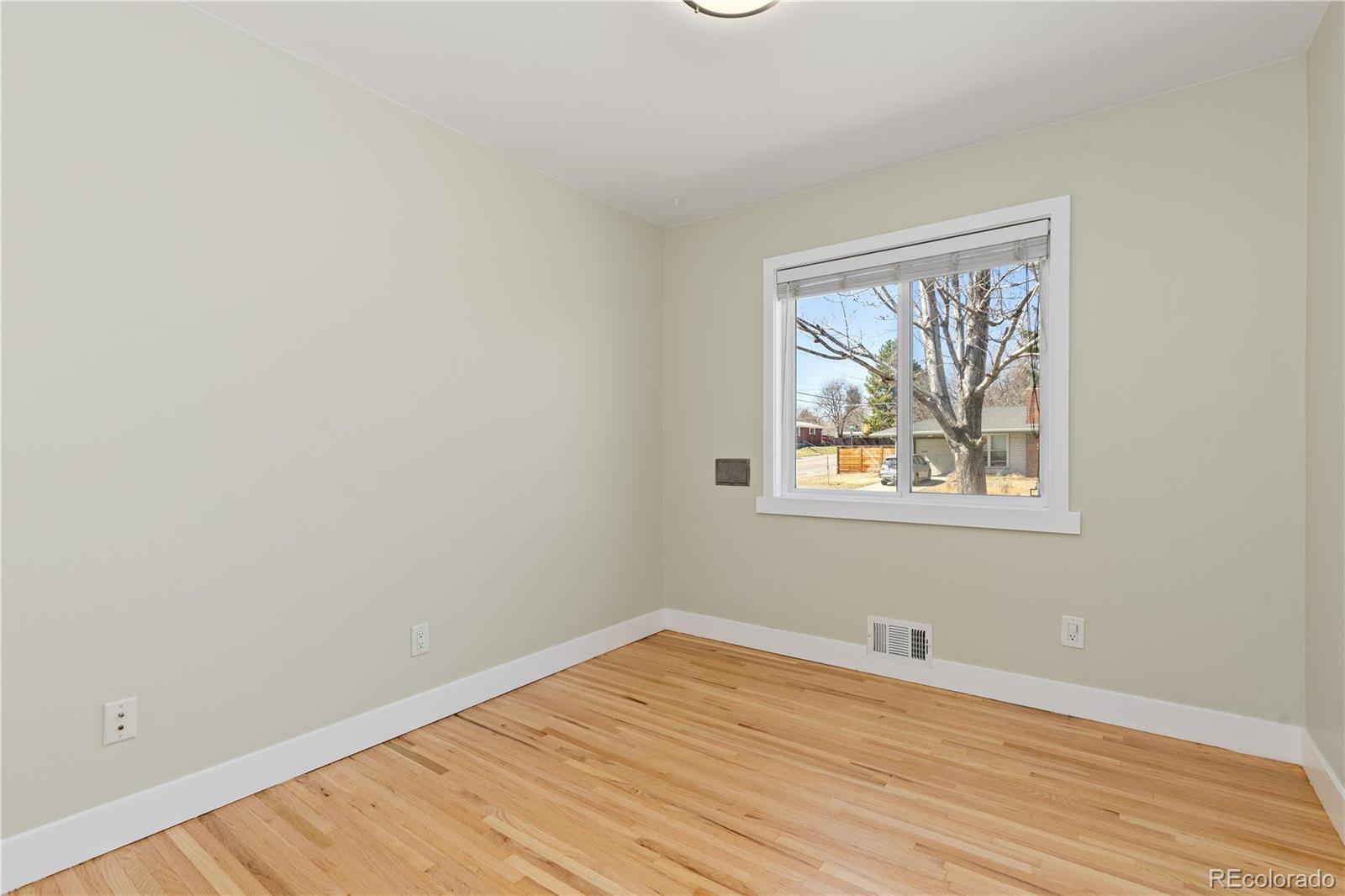 MLS Image #14 for 1496 s locust street,denver, Colorado