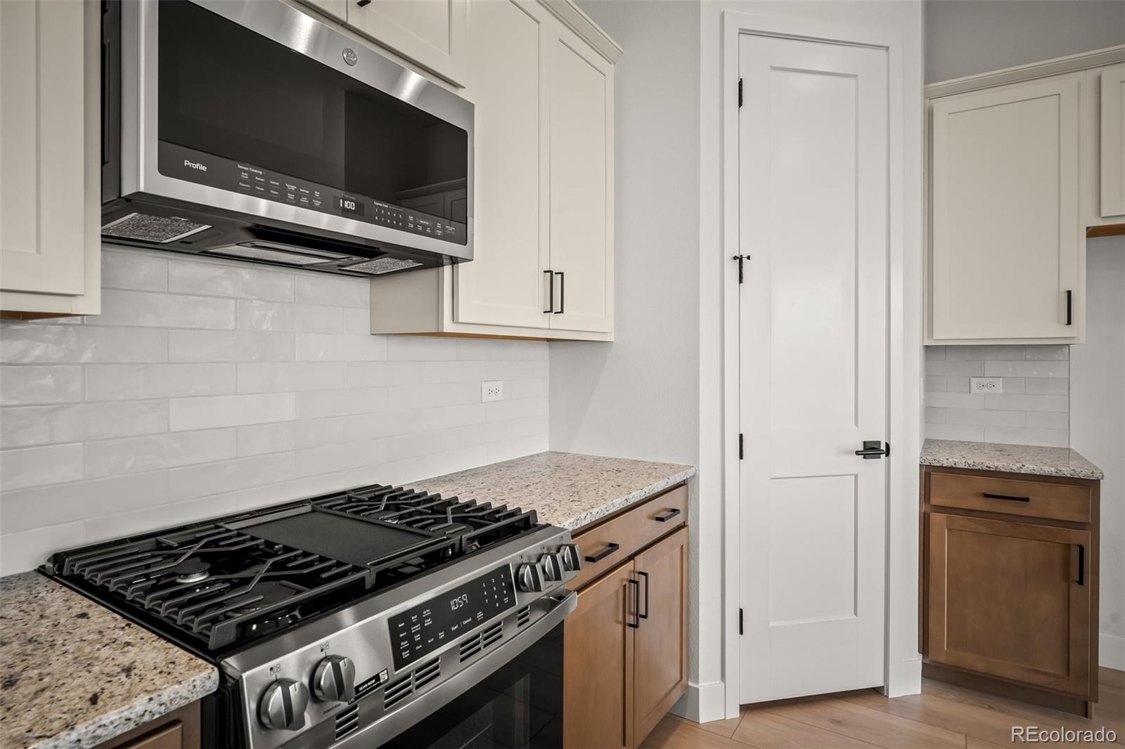 MLS Image #14 for 4405  peak crest view,colorado springs, Colorado