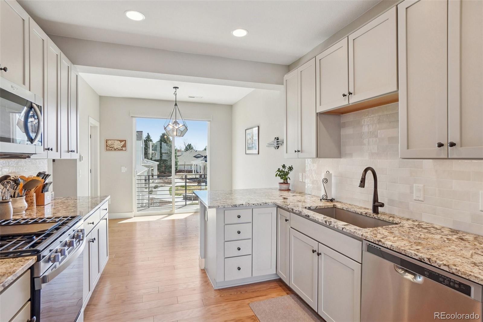 MLS Image #11 for 888 s valentia street,denver, Colorado