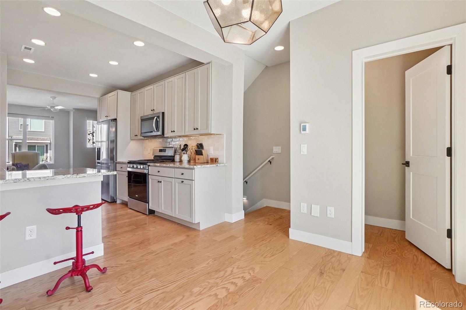 MLS Image #14 for 888 s valentia street,denver, Colorado