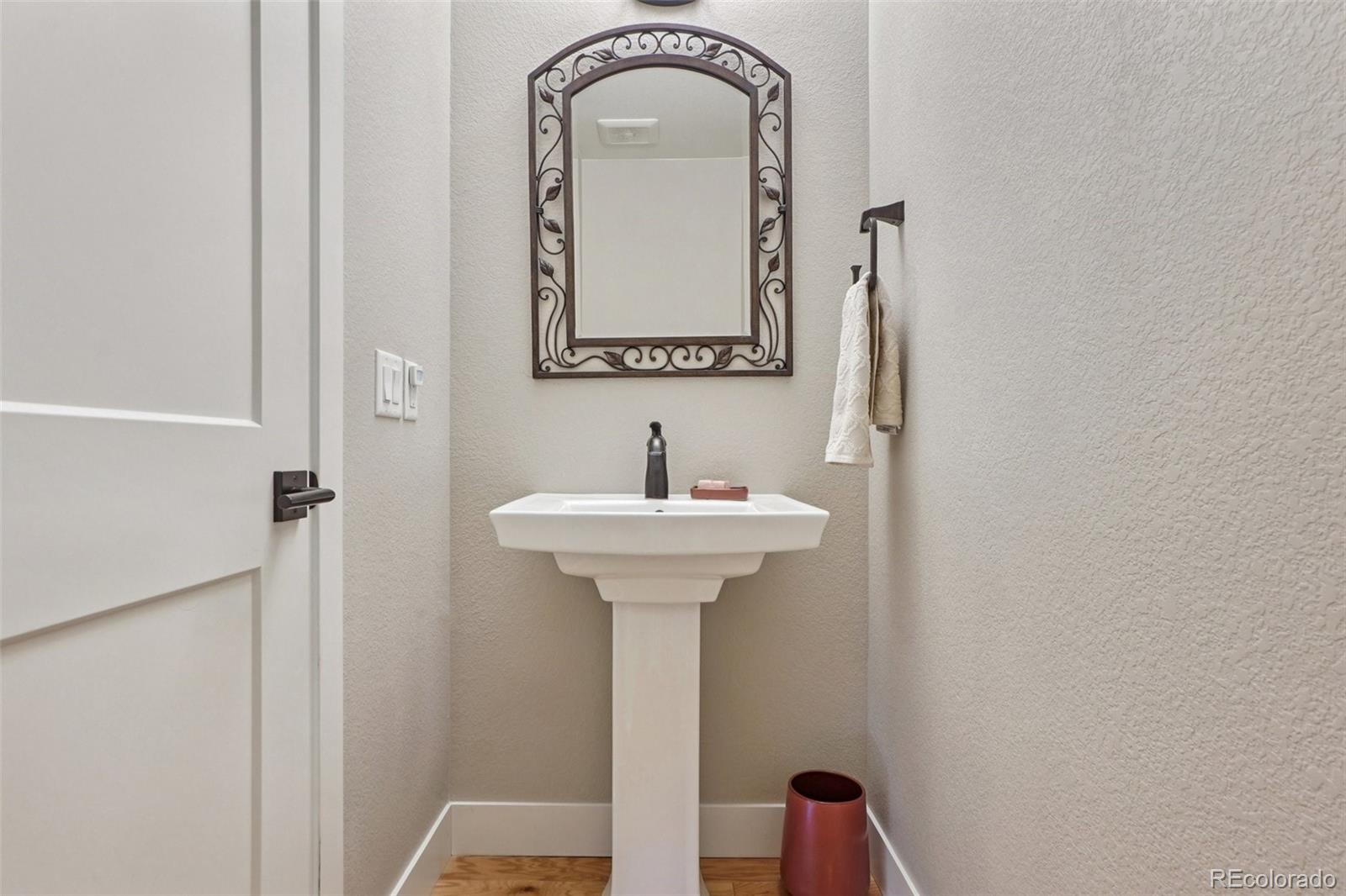 MLS Image #15 for 888 s valentia street,denver, Colorado