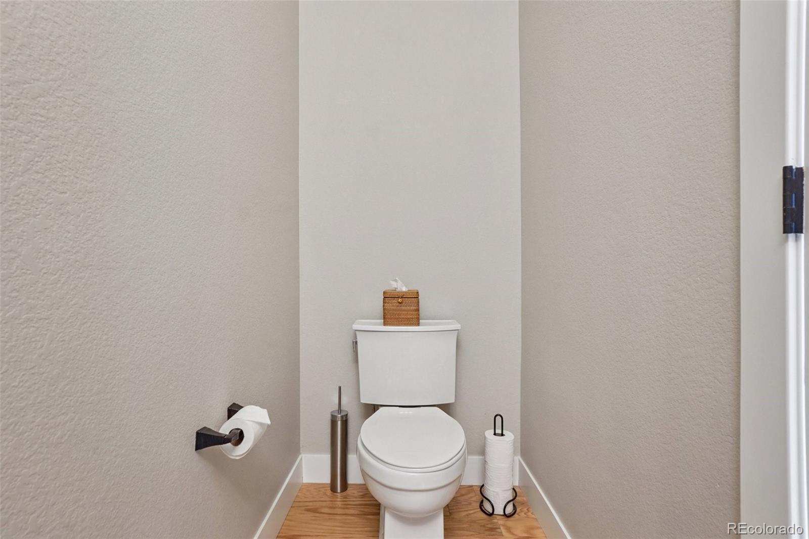 MLS Image #16 for 888 s valentia street,denver, Colorado