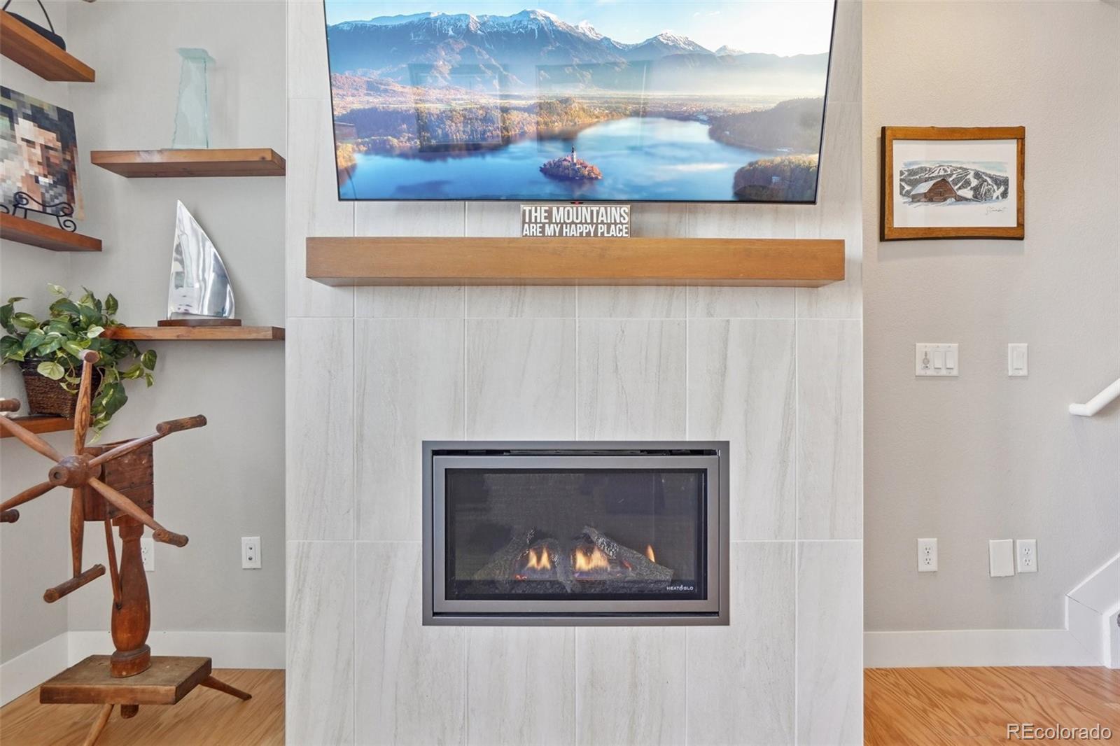 MLS Image #7 for 888 s valentia street,denver, Colorado