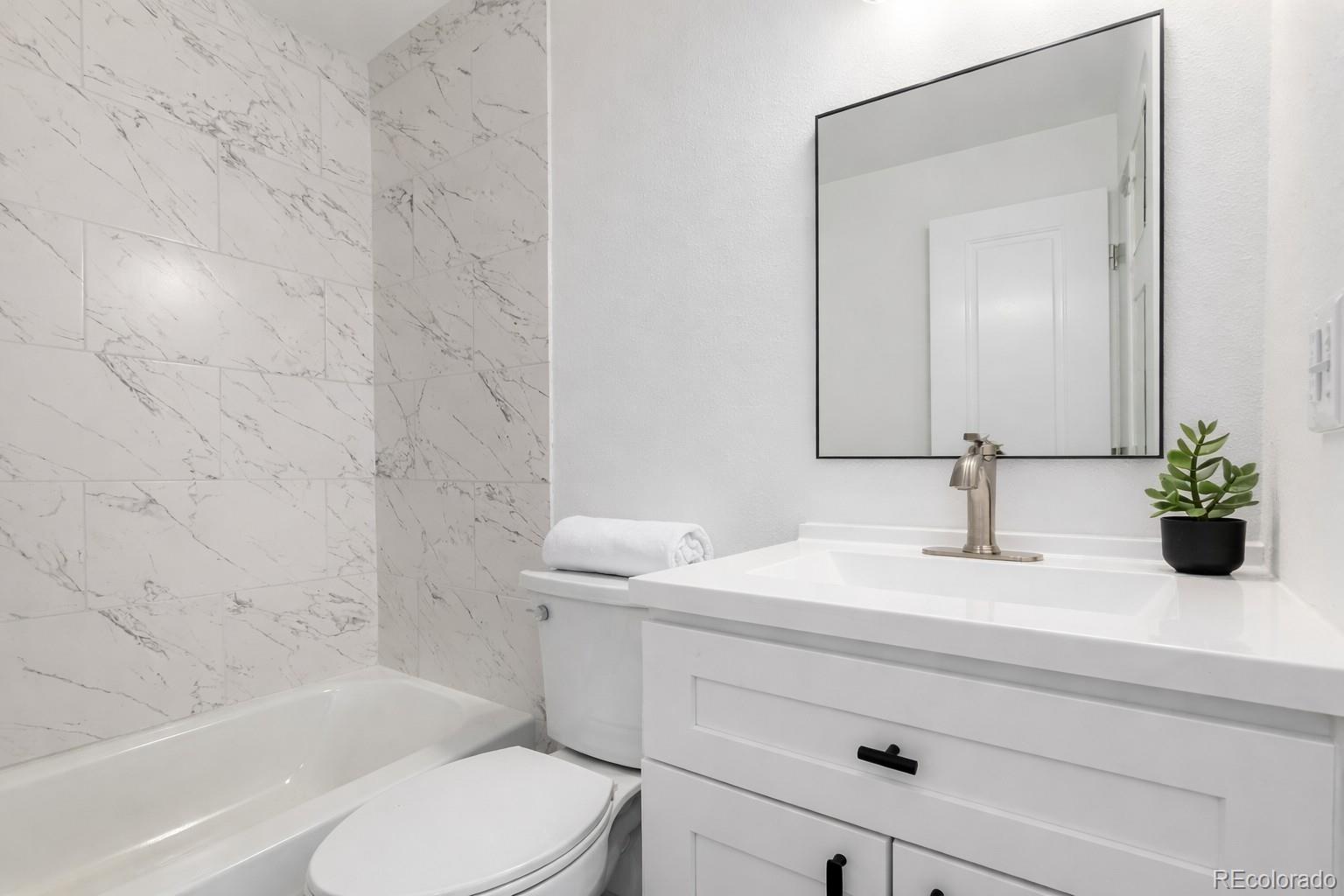 MLS Image #16 for 1885 s quebec way,denver, Colorado