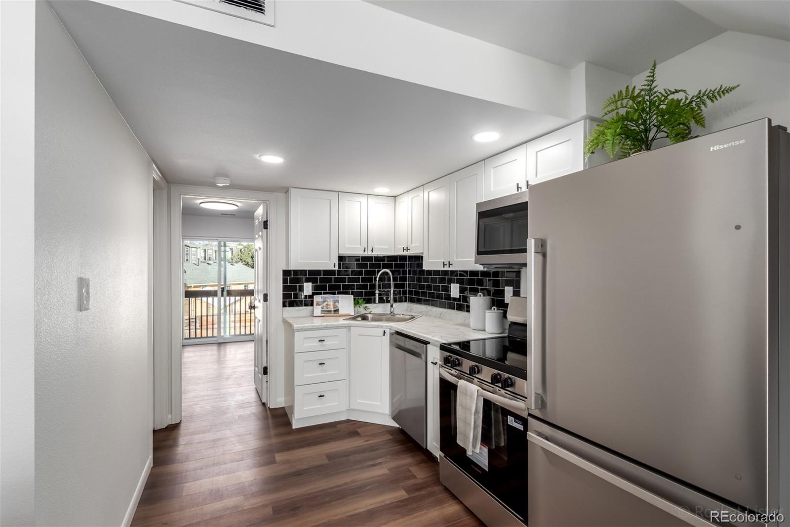 MLS Image #9 for 1885 s quebec way,denver, Colorado