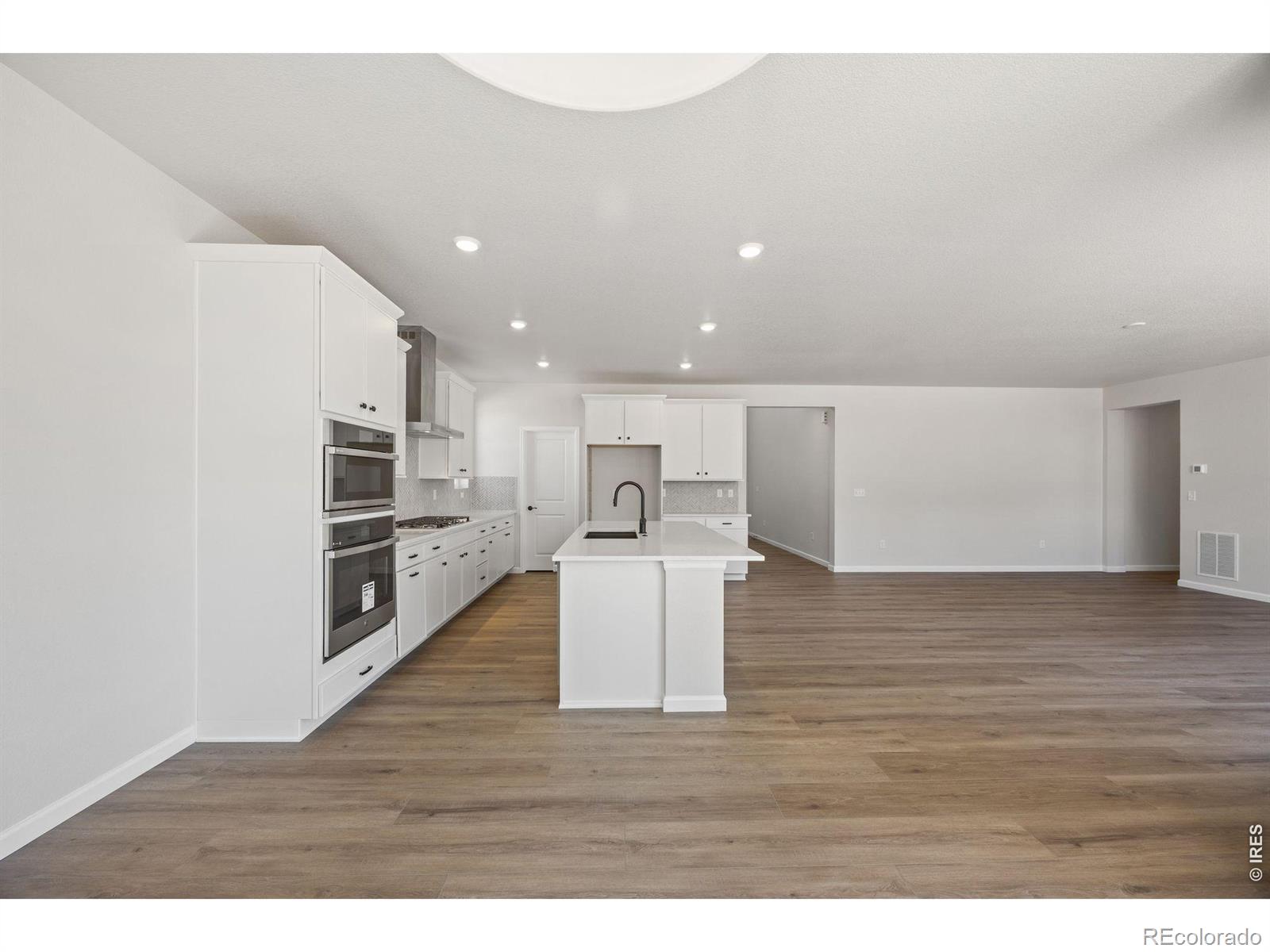 MLS Image #12 for 24376 e 35th drive,aurora, Colorado