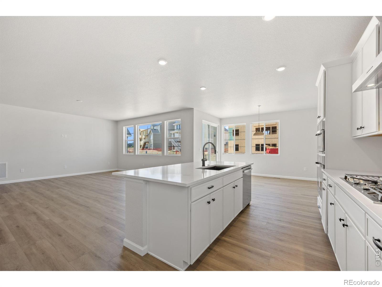 MLS Image #14 for 24376 e 35th drive,aurora, Colorado