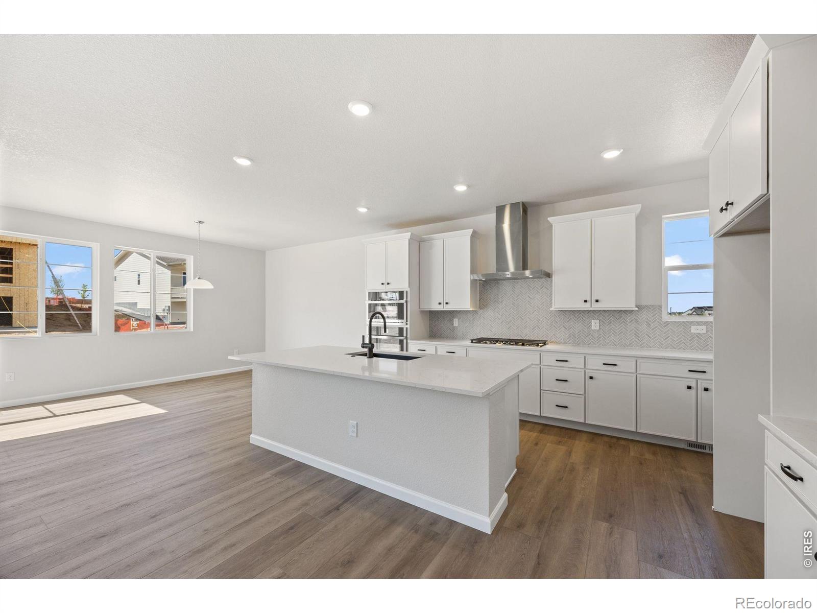 MLS Image #9 for 24376 e 35th drive,aurora, Colorado