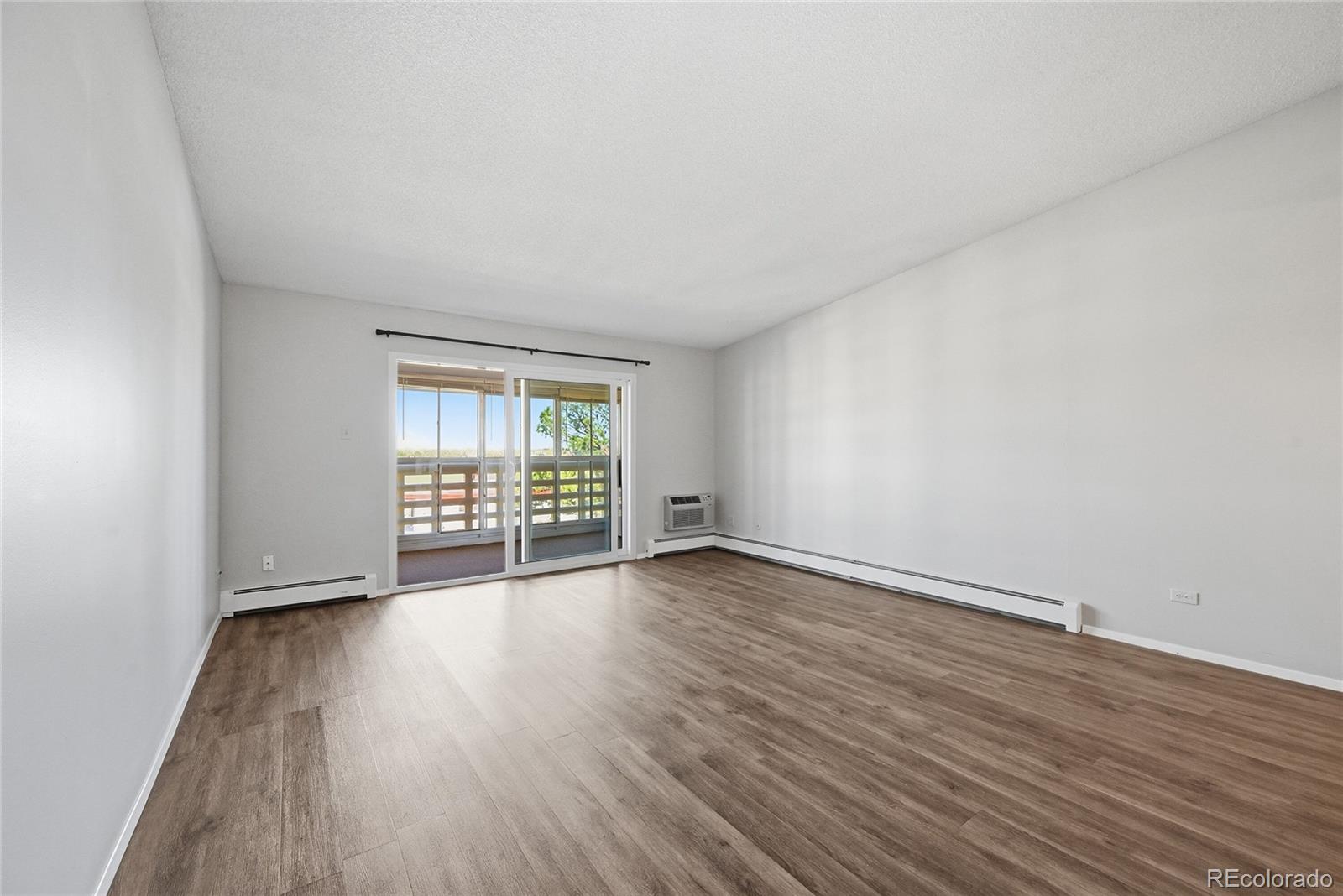 MLS Image #4 for 350 s clinton street,denver, Colorado